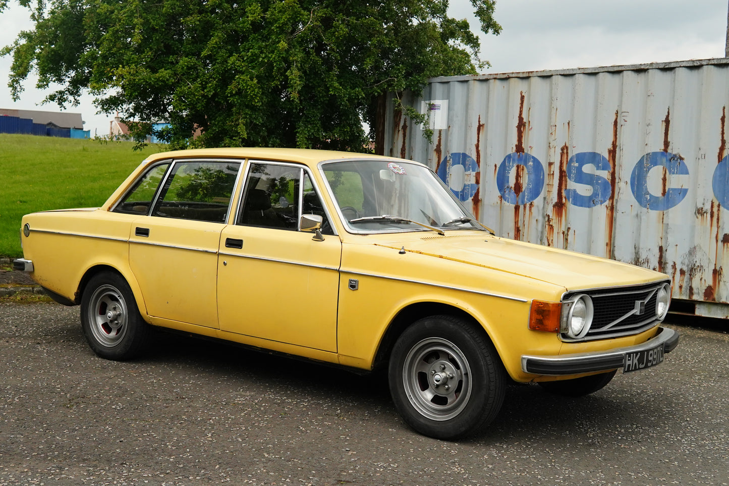 00 1973 Volvo 144 Deluxe